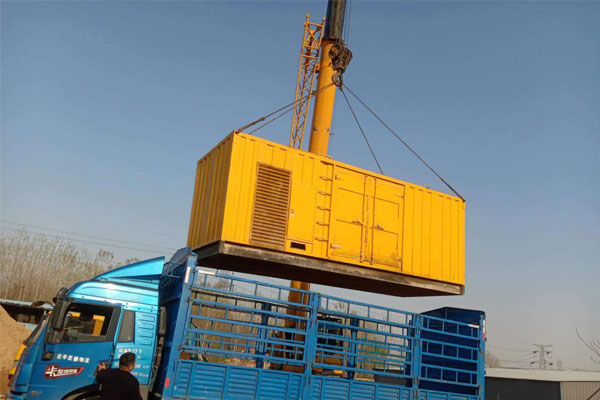 汝州如何根据维护记录来计算机油的使用时间?